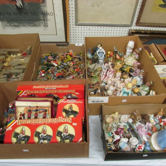 Image for Gallery/Estate, Vintage Clothing and Train Auction: 11-30-17