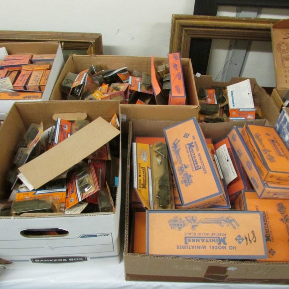 Image for Gallery/Estate, Vintage Clothing and Train Auction: 11-30-17