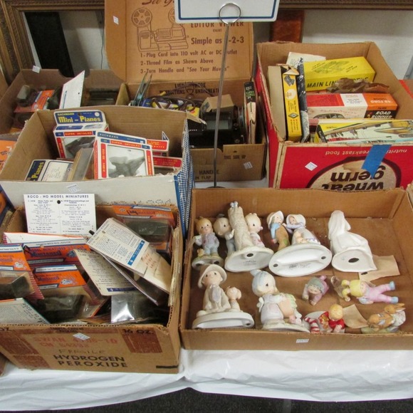 Image for Gallery/Estate, Vintage Clothing and Train Auction: 11-30-17