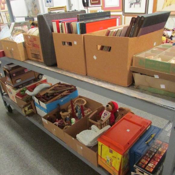 Image for Gallery/Estate, Vintage Clothing and Train Auction: 11-30-17