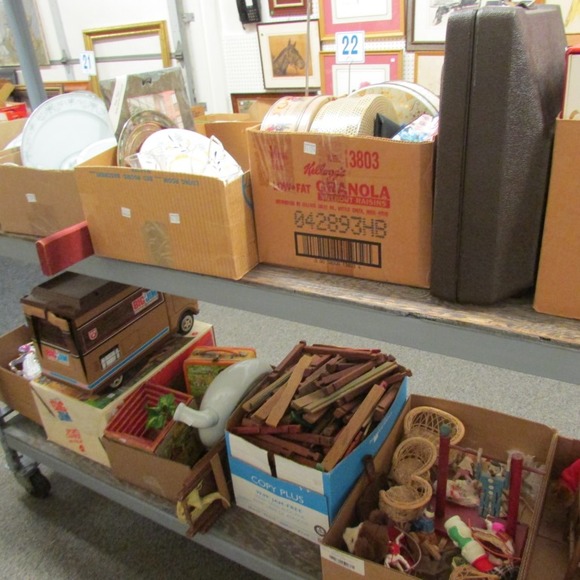 Image for Gallery/Estate, Vintage Clothing and Train Auction: 11-30-17