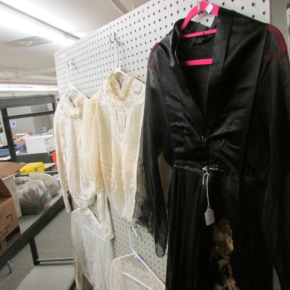 Image for Gallery/Estate, Vintage Clothing and Train Auction: 11-30-17