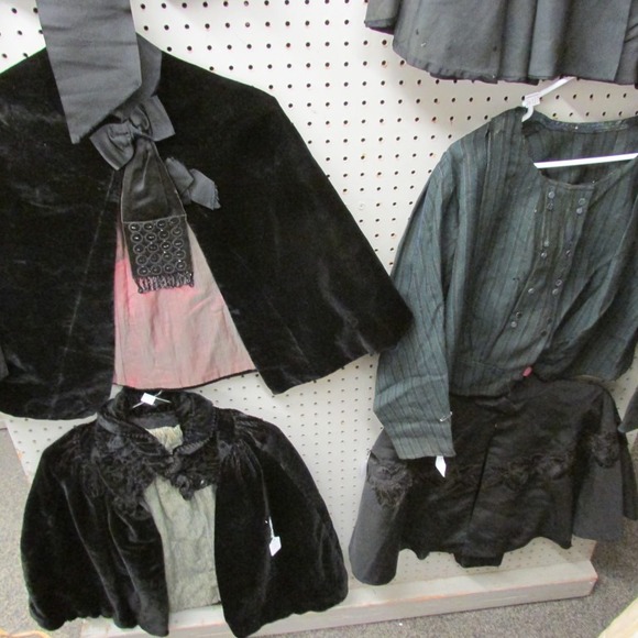 Image for Gallery/Estate, Vintage Clothing and Train Auction: 11-30-17