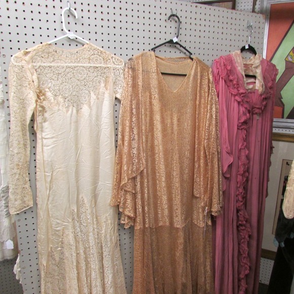 Image for Gallery/Estate, Vintage Clothing and Train Auction: 11-30-17