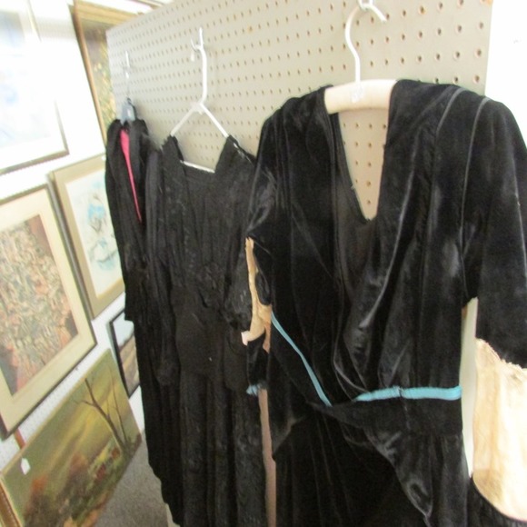 Image for Gallery/Estate, Vintage Clothing and Train Auction: 11-30-17