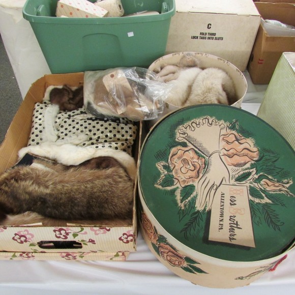 Image for Gallery/Estate, Vintage Clothing and Train Auction: 11-30-17