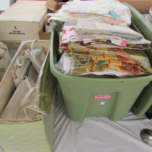 Image for Gallery/Estate, Vintage Clothing and Train Auction: 11-30-17