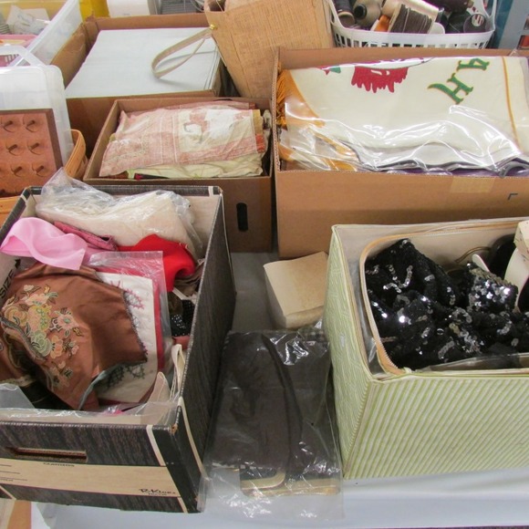 Image for Gallery/Estate, Vintage Clothing and Train Auction: 11-30-17