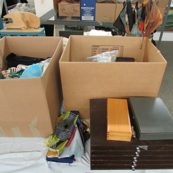 Image for Gallery/Estate, Vintage Clothing and Train Auction: 11-30-17