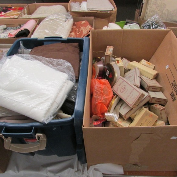 Image for Gallery/Estate, Vintage Clothing and Train Auction: 11-30-17