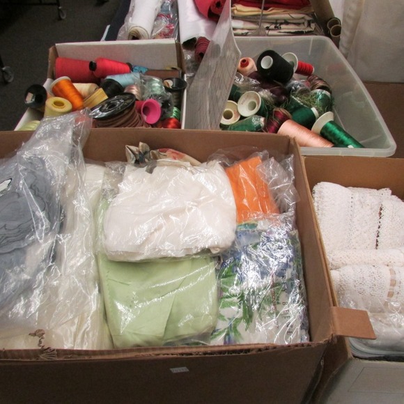 Image for Gallery/Estate, Vintage Clothing and Train Auction: 11-30-17