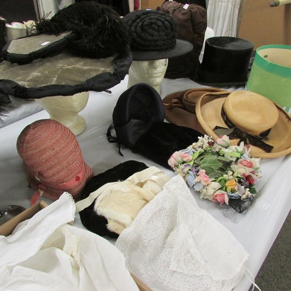 Image for Gallery/Estate, Vintage Clothing and Train Auction: 11-30-17