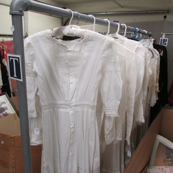 Image for Gallery/Estate, Vintage Clothing and Train Auction: 11-30-17