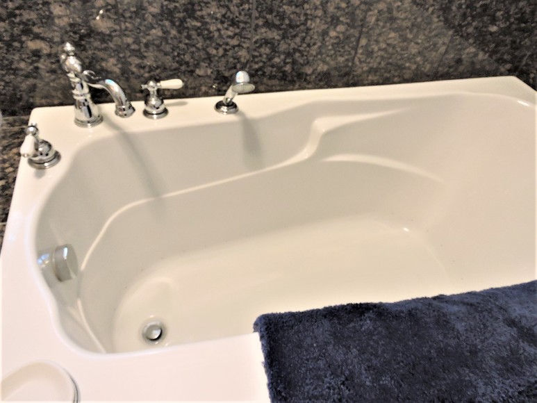 Image for REAL ESTATE AUCTION ELKHORN MANITOBA CANADA