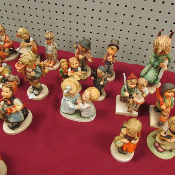 Image for Gallery/Estate and Doll Auction: 1-18-18