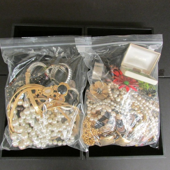 Image for Gallery/Estate and Doll Auction: 1-18-18