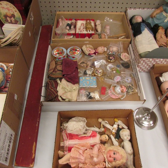 Image for Gallery/Estate and Doll Auction: 1-18-18