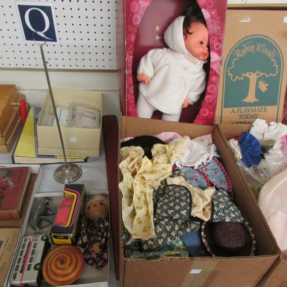Image for Gallery/Estate and Doll Auction: 1-18-18