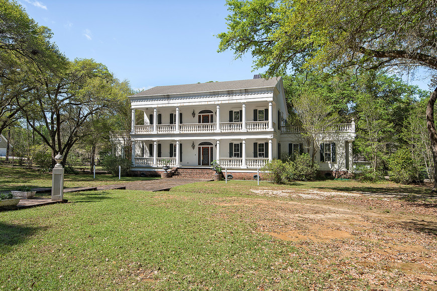 SOLD! 584,000 - Magnificent St. Tammany “Belle Oaks” Country Estate