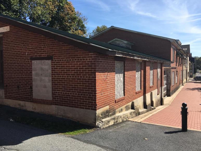 Image for Mixed-Use Real Estate Auction - Apartments and Store Front