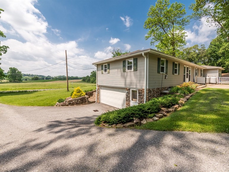 Image for Real Estate Auction - Elizabethtown Ranch Home