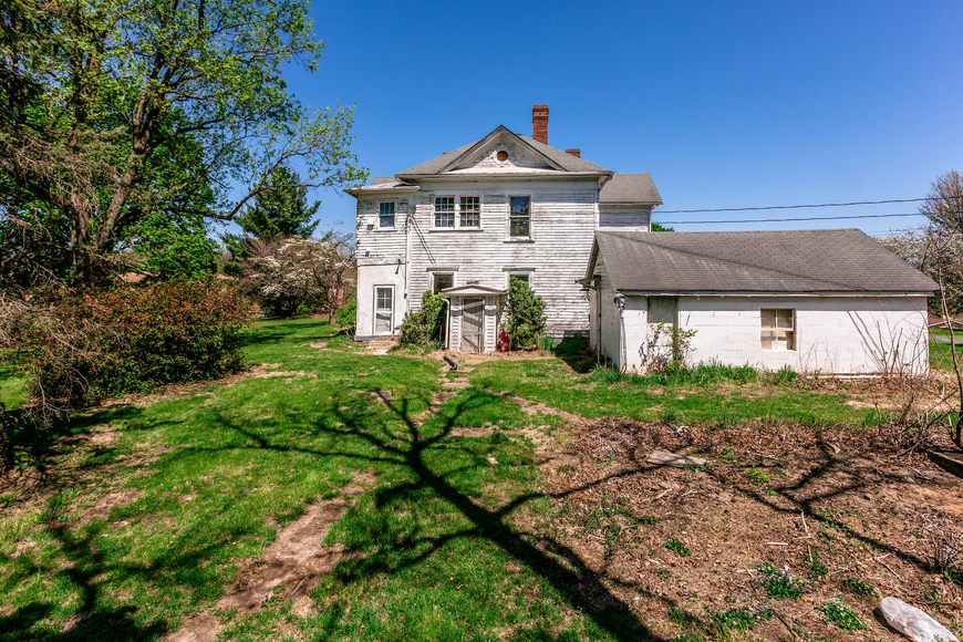 Image for House on 3 Acres of R3 Land