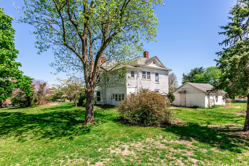 Image for House on 3 Acres of R3 Land