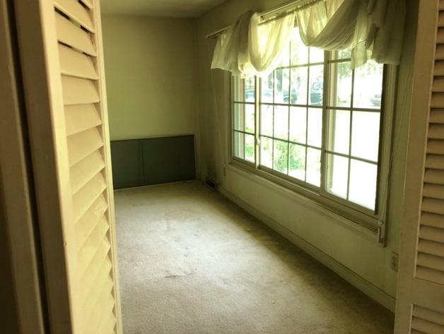 Image for Lexington House with 8 +/- Acres Bid Now!