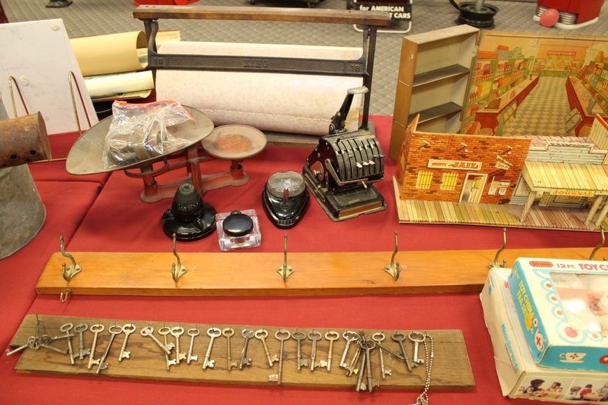 Image for Alderfer Simulcast - General Store and Petroliana Auction Part 1: 5-17-18