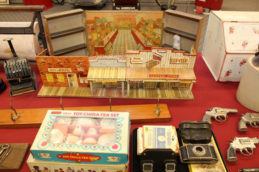 Image for Alderfer Simulcast - General Store and Petroliana Auction Part 1: 5-17-18