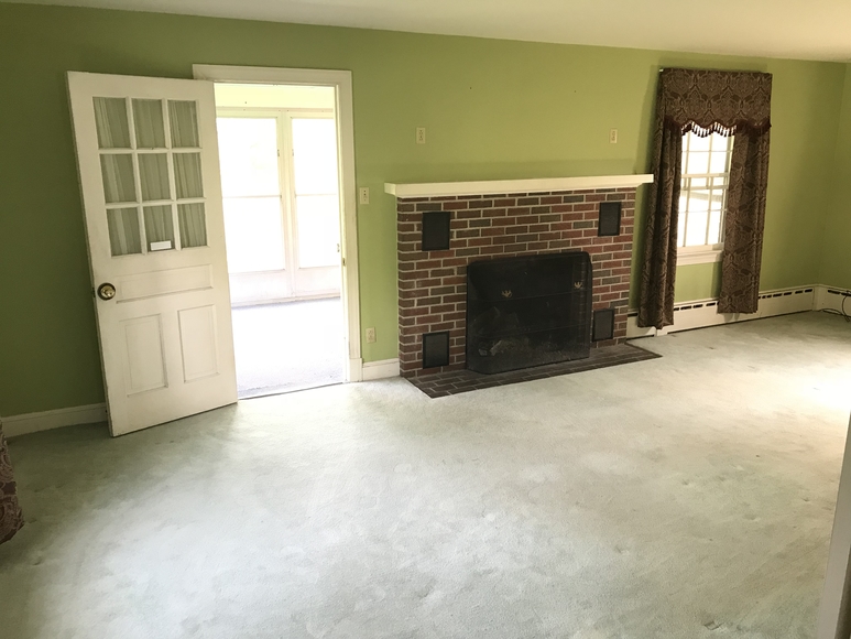 Image for 3 BR/1.5 BA Brick Home w/2 Car Garage on Spacious Lot Just off Main St. in the Town of Purcellville, VA (Loudoun County)