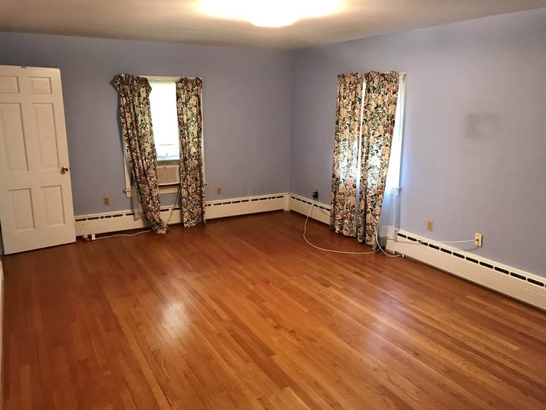 Image for 3 BR/1.5 BA Brick Home w/2 Car Garage on Spacious Lot Just off Main St. in the Town of Purcellville, VA (Loudoun County)