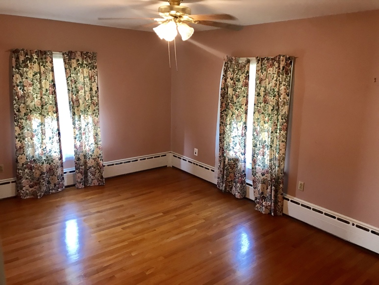 Image for 3 BR/1.5 BA Brick Home w/2 Car Garage on Spacious Lot Just off Main St. in the Town of Purcellville, VA (Loudoun County)