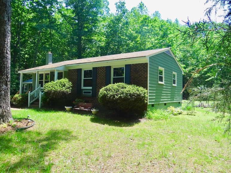 Clean 2 BR/1 BA Home on 2.1 +/ Acres in Caroline County, VAThis Home