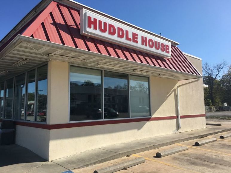 Closed Huddle House on .91+/ Acre Lot, Indianola, MS