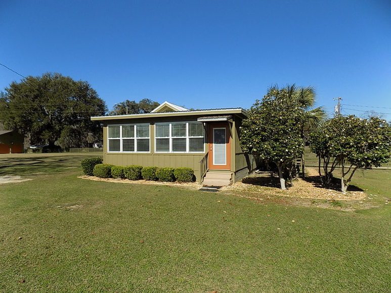 Beautiful Lakefront Houses & Lot on Lake Seminole, Donalsonville, GA