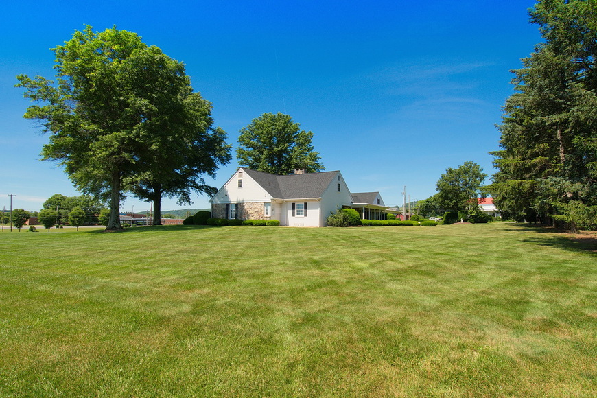 Image for Real Estate Auction - Palm, PA: 8-4-18