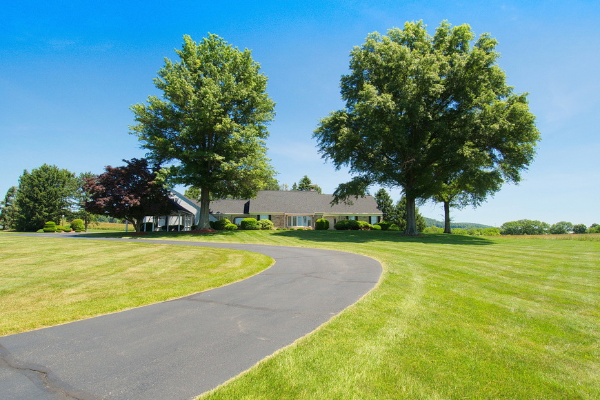 Image for Real Estate Auction - Palm, PA: 8-4-18