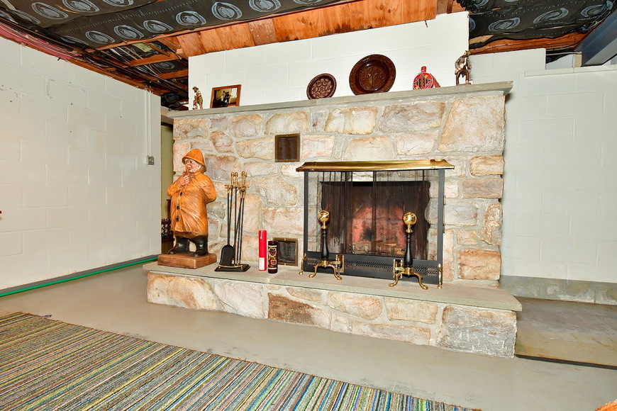 Image for Real Estate Auction - Palm, PA: 8-4-18