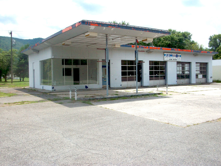 Image for COMMERCIAL BUILDING : GLASGOW VA