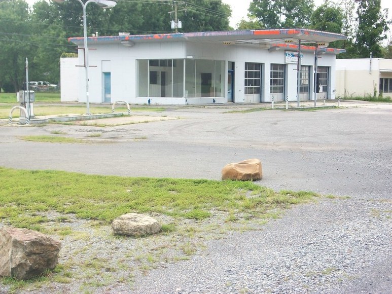 Image for COMMERCIAL BUILDING : GLASGOW VA