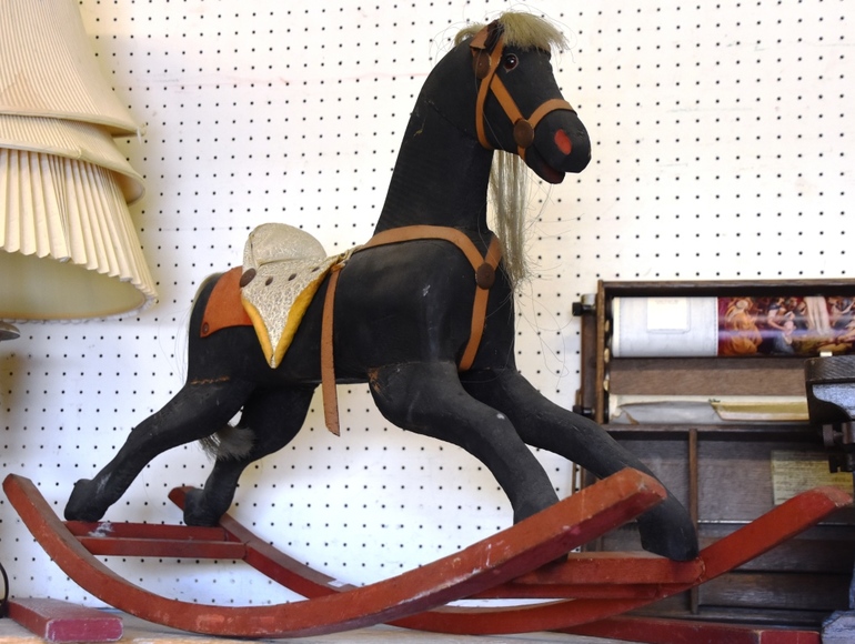 Image for Gallery/Estate and Vehicle Auction: 6-28-18