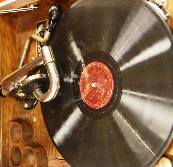 Image for Gallery/Estate and Vehicle Auction: 6-28-18