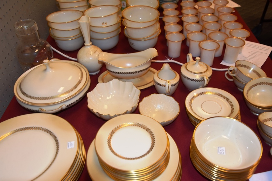 Image for Gallery/Estate and Vehicle Auction: 6-28-18