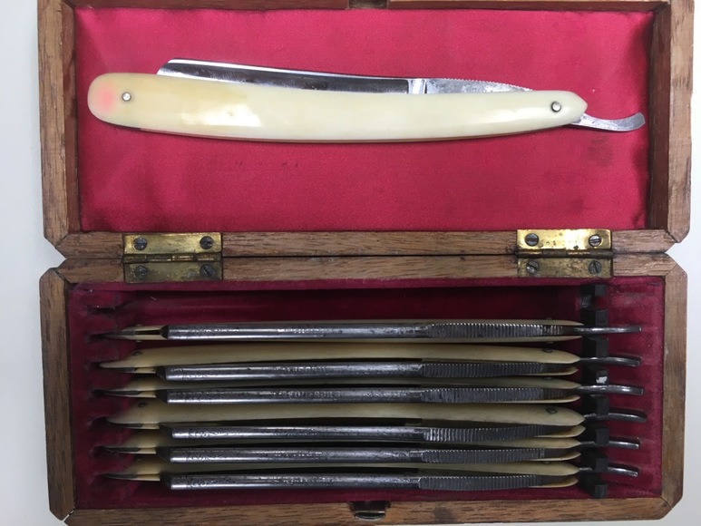 Image for Gallery/Estate and Vehicle Auction: 6-28-18