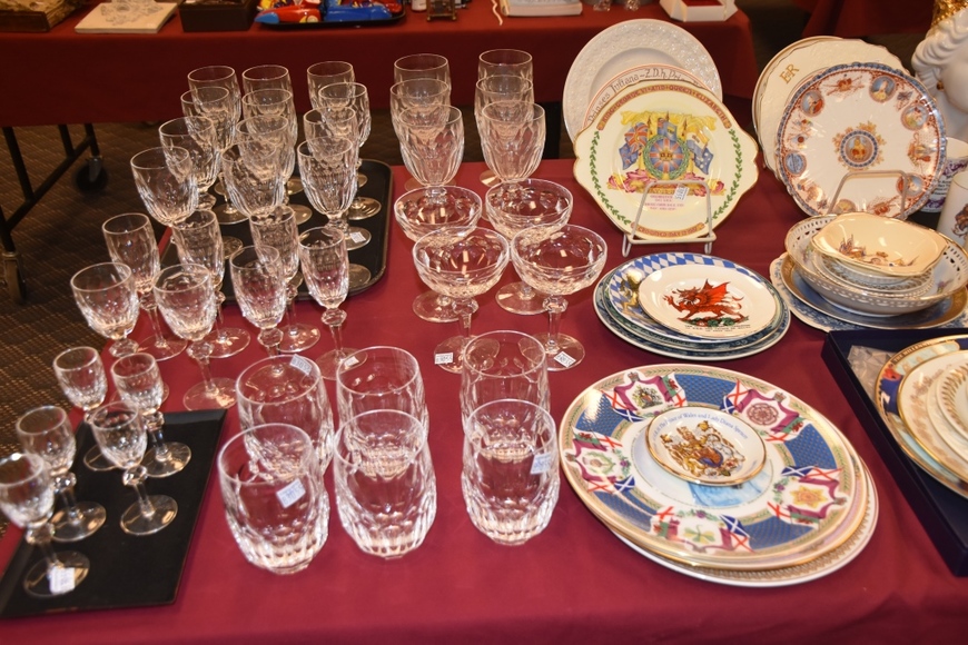 Image for Gallery/Estate and Vehicle Auction: 6-28-18