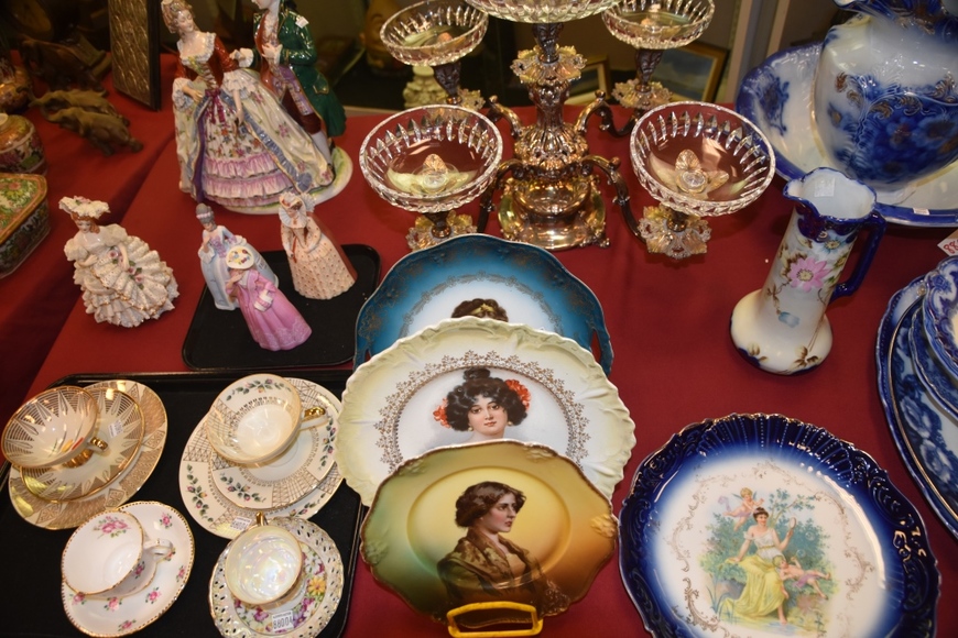 Image for Gallery/Estate and Vehicle Auction: 6-28-18