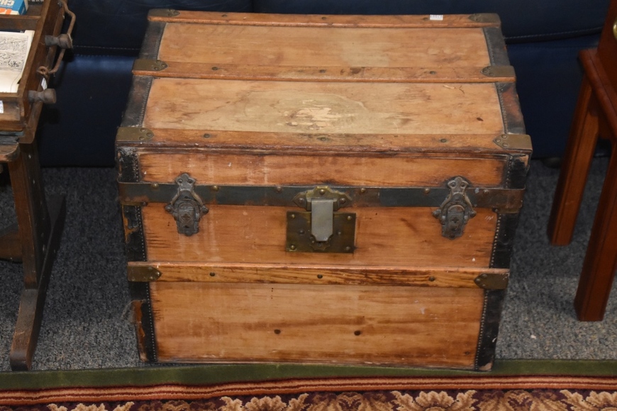 Image for Gallery/Estate and Vehicle Auction: 6-28-18