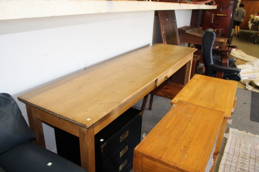 Image for Gallery/Estate and Vehicle Auction: 6-28-18