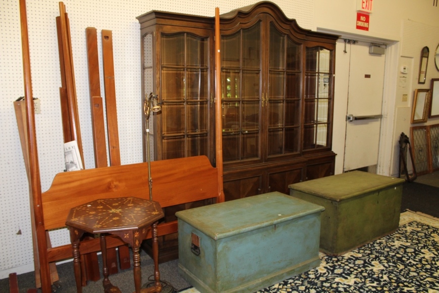 Image for Gallery/Estate and Vehicle Auction: 6-28-18